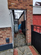Metal Side Gate