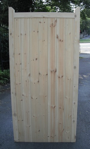 Wooden garden side - side, gate