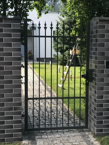 Metal gate pedestrian - metal,